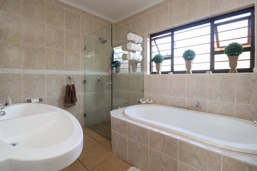3 Bedroom Property for Sale in Wilkoppies North West